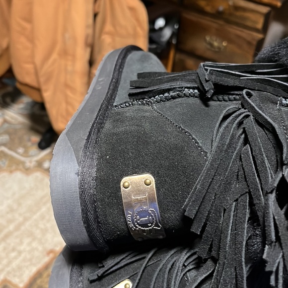 RjS fuzzies cloud nine sheepskin ladies fringe boot  100% sheepskin - Picture 12 of 12